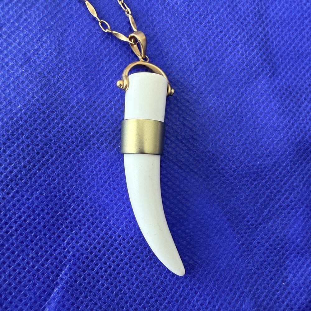 Stella & Dot Gold Tone White Horn Pendant Necklace Womens Statement 30 Inch Boho